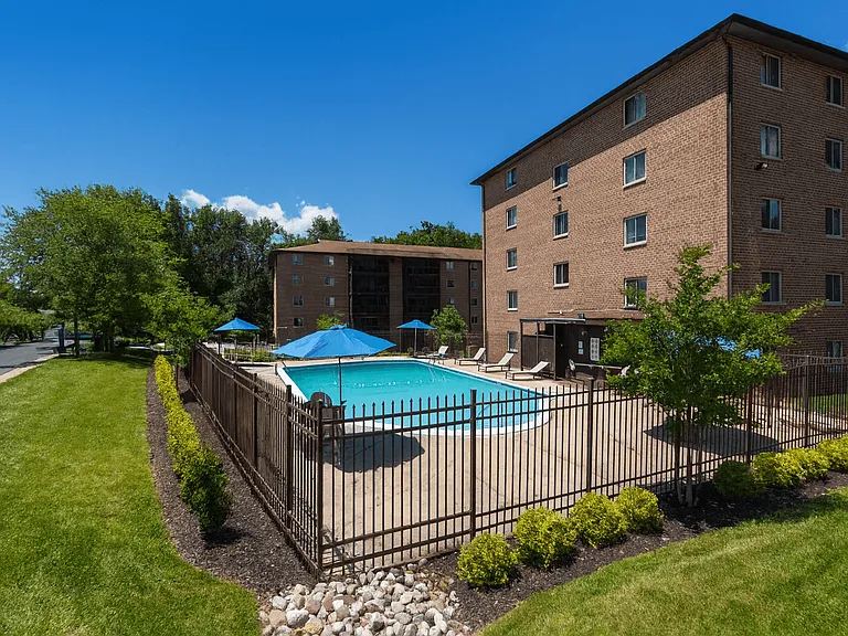 The Colony Apartments — Photo 7