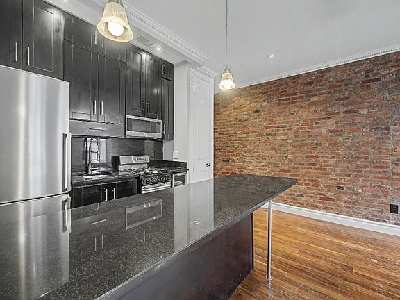 2nd image of 20 Prince St APT 27