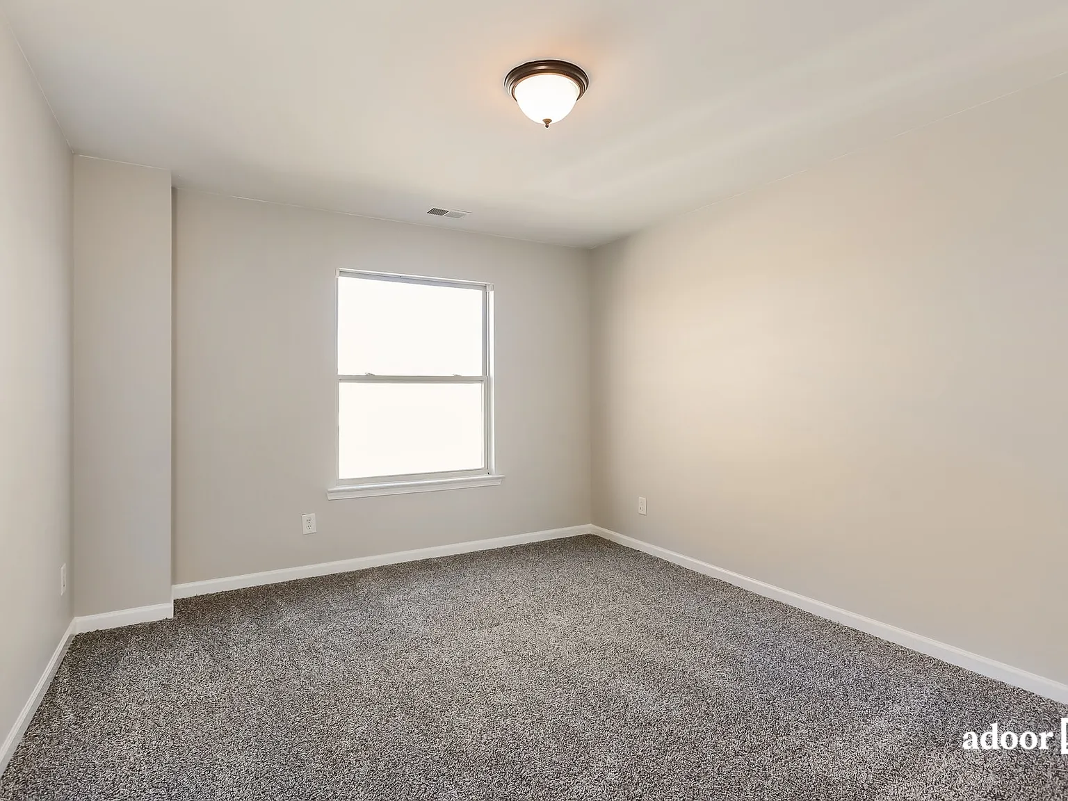 4 bed, 2.5 bath, 2061 sqft, $1,815 — Photo 4