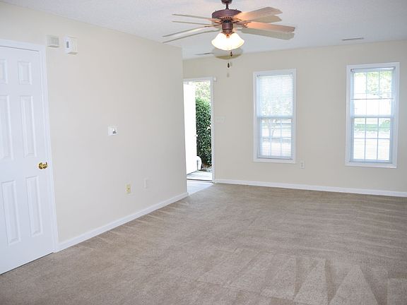 3rd image of 1611 Oak Leaf Dr NW