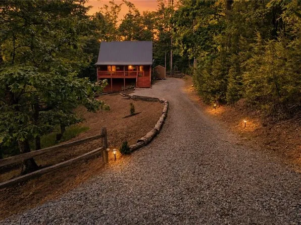 343 Seneca Dr, Ellijay, GA 30540