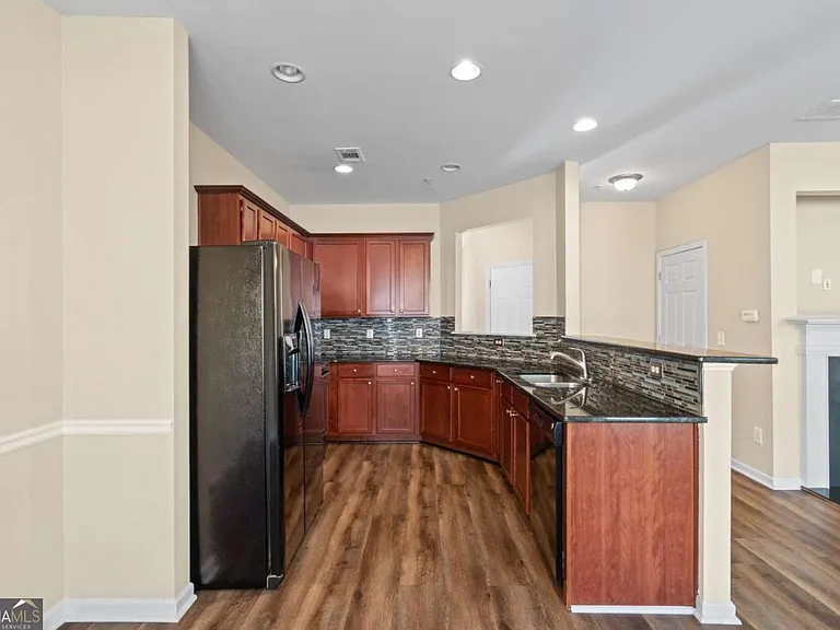 3323 Castleberry Village Cir — Photo 7