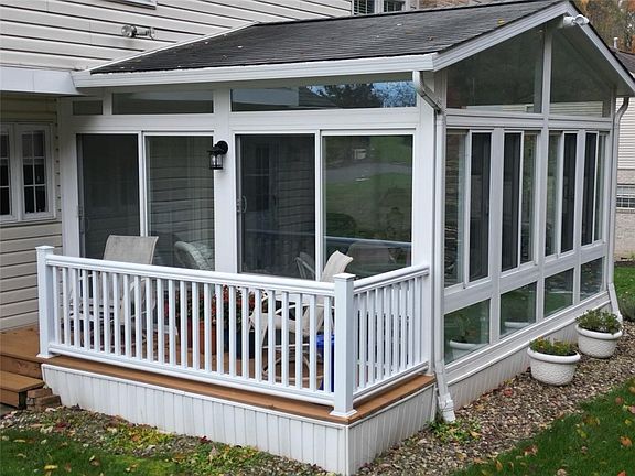 5th image of 3893 Ashland Ct