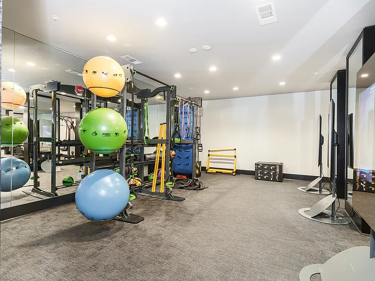 Capital Collective Luxury Apartments — Photo 17
