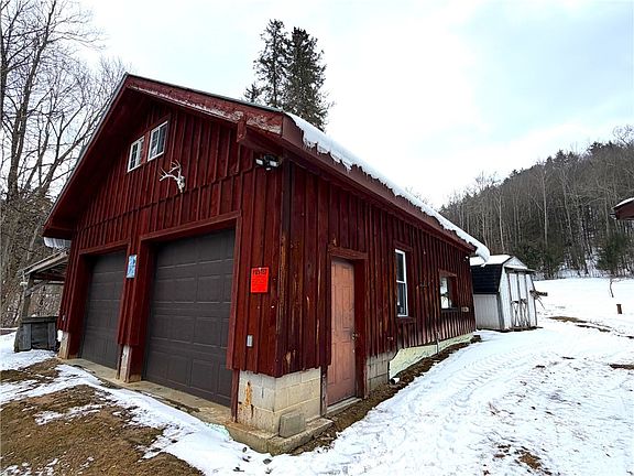 3rd image of 2213 Brown Hollow Rd