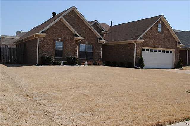 1st image of 125 Mossy Springs Dr