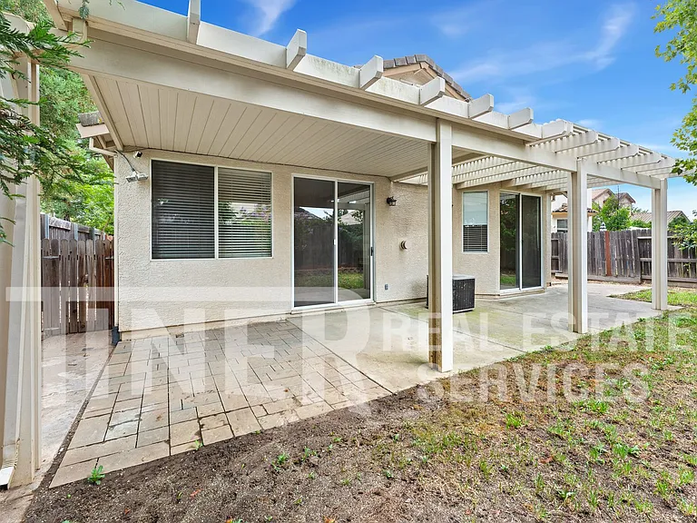 149 Canberra Ct — Photo 21