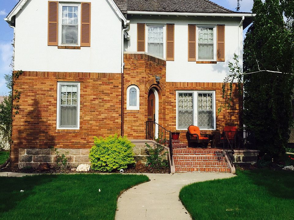 Charming front of home