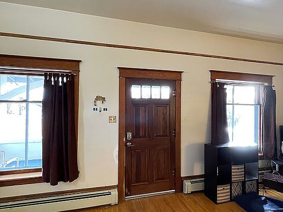5th image of 346 S 1st St W