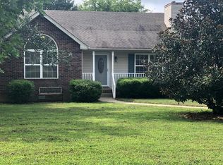 2006 Hunt Ct E, Pleasant View, TN 37146