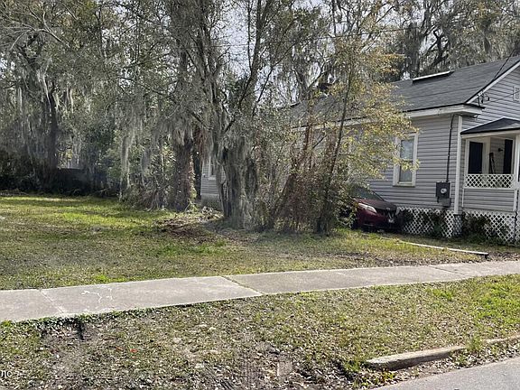 3rd image of 369 KING Street