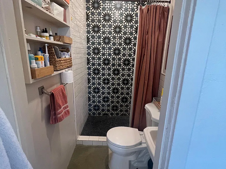 410 E Adams St #R — Photo 14