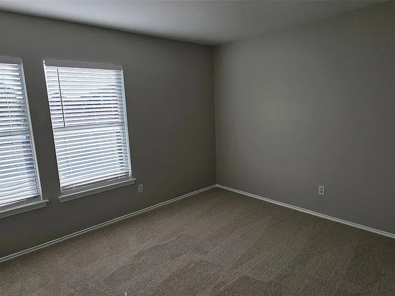3037 Bradford Park Dr — Photo 20