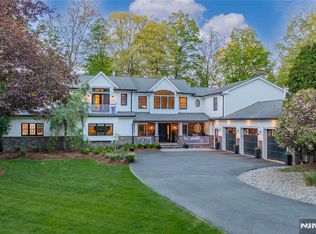 25 Weiss Rd, Upper Saddle River, NJ 07458