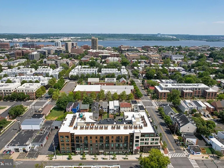701 N Henry St #206 — Photo 4