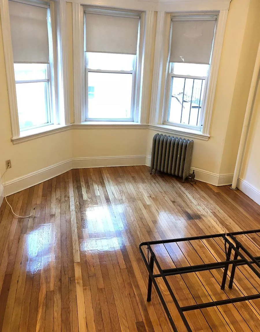 Studio, $2,100 — Photo 2