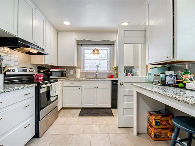 1205 Westlawn Dr — Photo 11