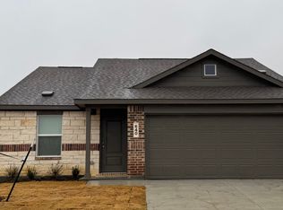 640 W Criner St, Grandview, TX 76050