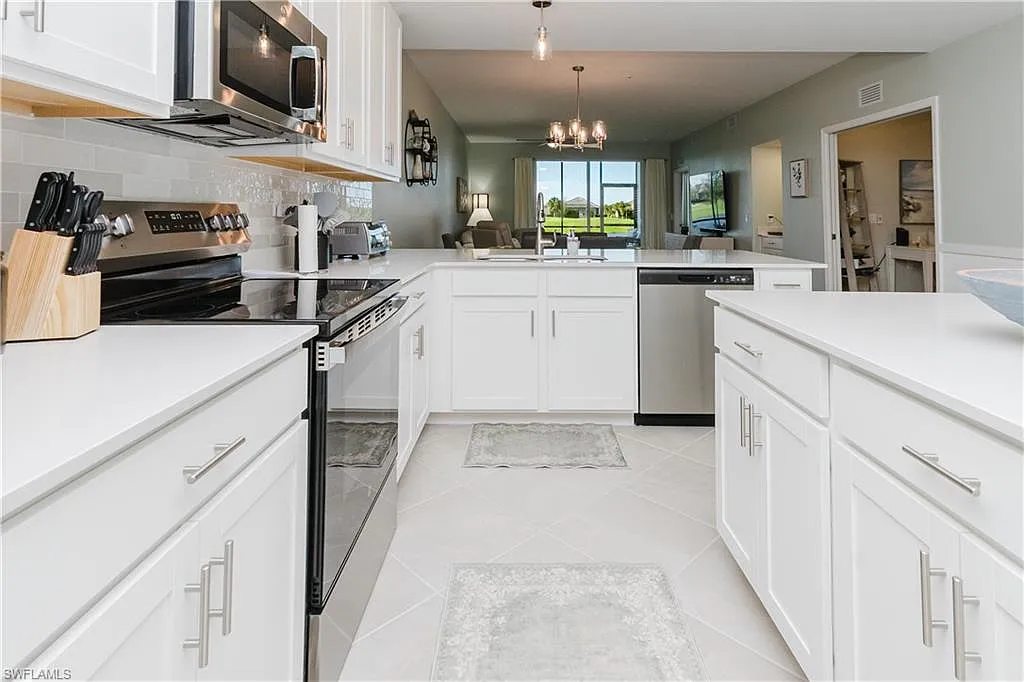 2 bed, 2.0 bath, 1355 sqft, $2,695 — Photo 3