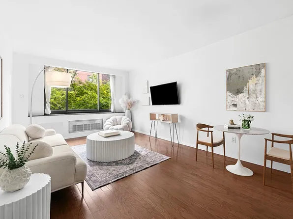 300 Albany St APT 4K, New York, NY 10280
