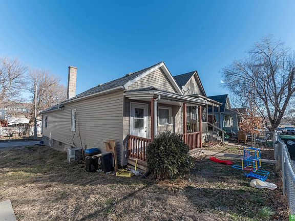 4th image of 2544 Rees St