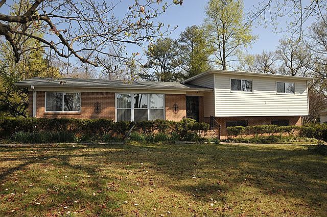 3BR,2BA Beautiful Lot