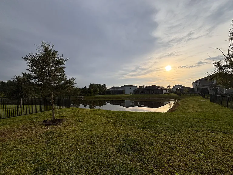212 Willow Creek Ct — Photo 38
