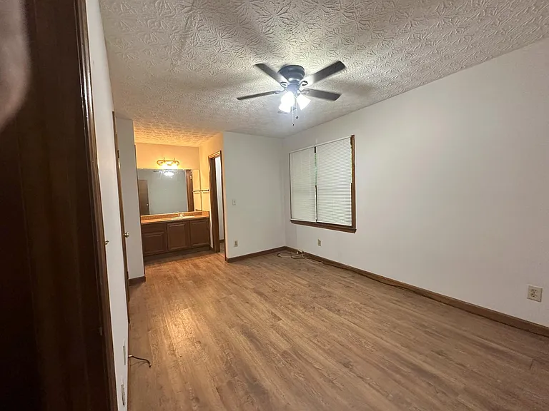 1126 Booth Ct SW — Photo 12