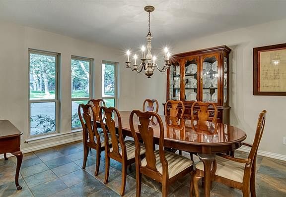 4th image of 4004 Deepwood St