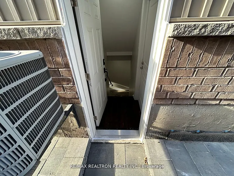 16 Yang St W #BSMNT — Photo 13