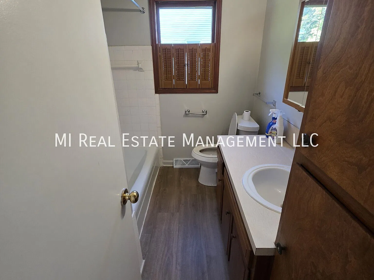 4 bed, 2.0 bath, 1600 sqft, $2,195 — Photo 4