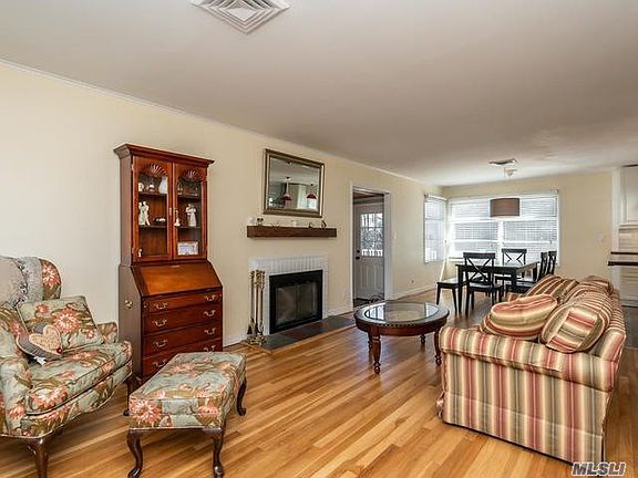 3rd image of 2018 Ladenburg Dr
