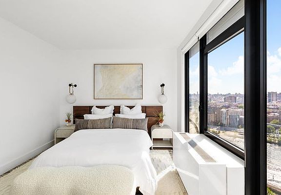 5th image of 228 E 135th St Penthouse M4