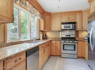 5 Carriage Rd, Hazlet, NJ 07730