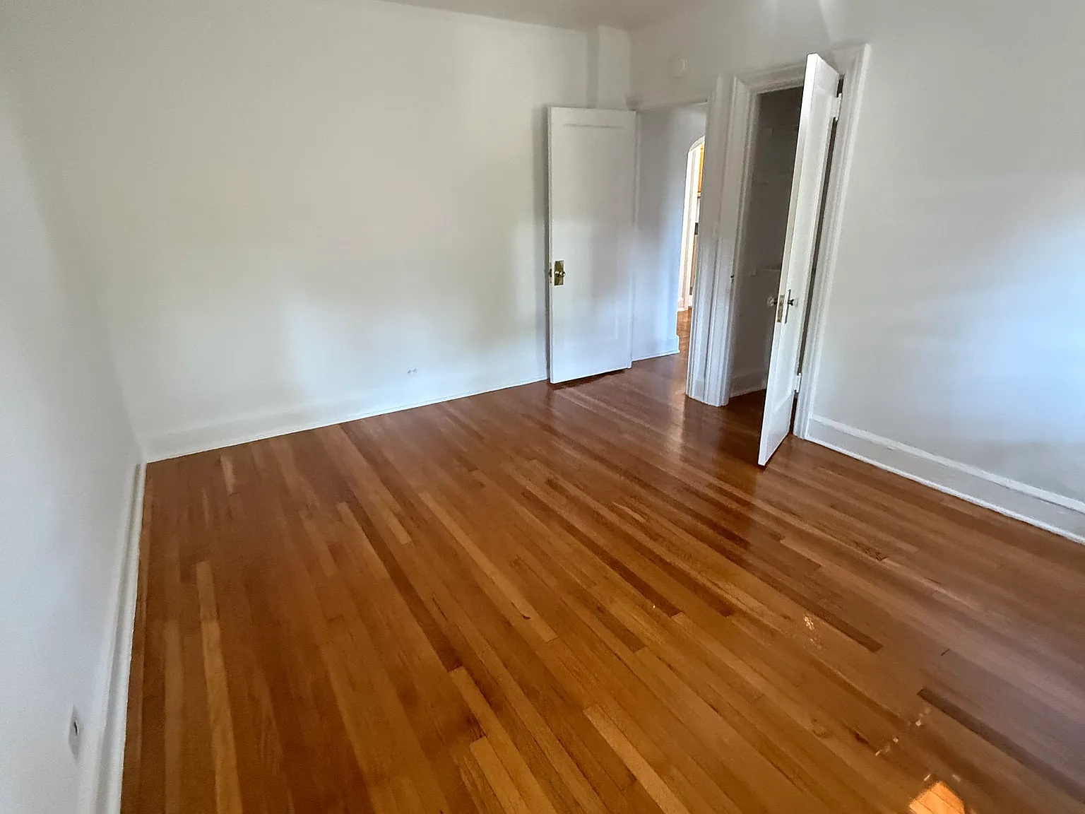 2 bed, $3,200 — Photo 4