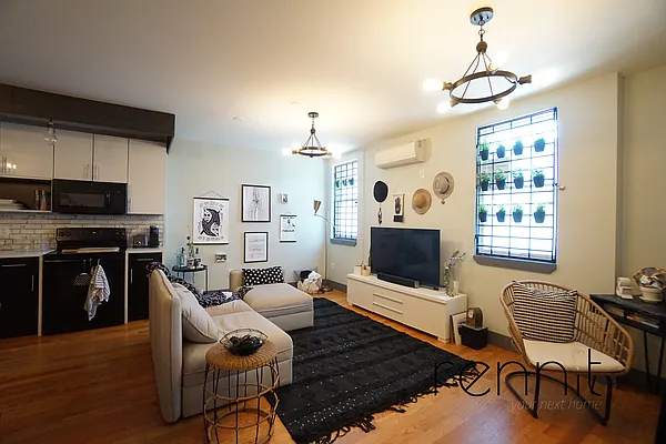 Rented by Rennit Inc. | media 42