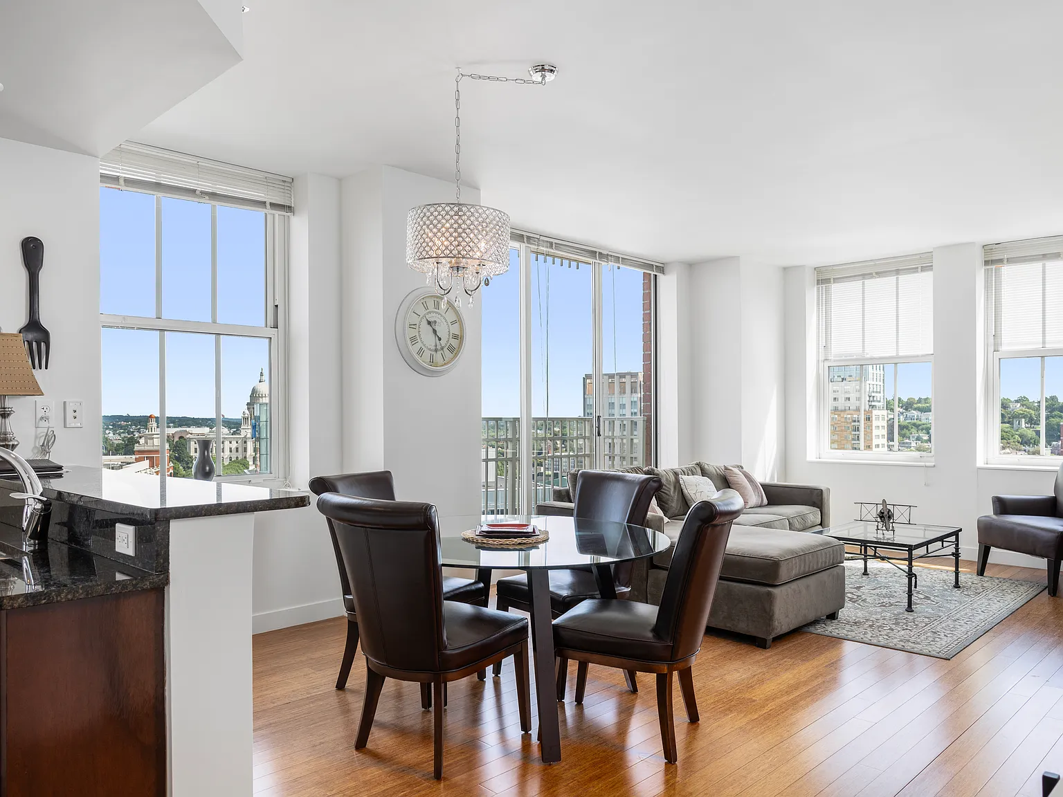 2 bed, 1416 sqft, $6,200 — Photo 2