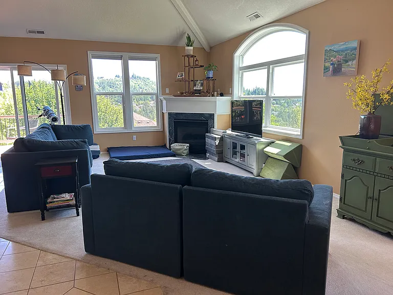 Living room with views of the Cascades