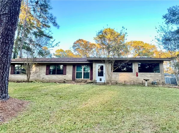 308 Iris Park Dr, Pineville, LA 71360