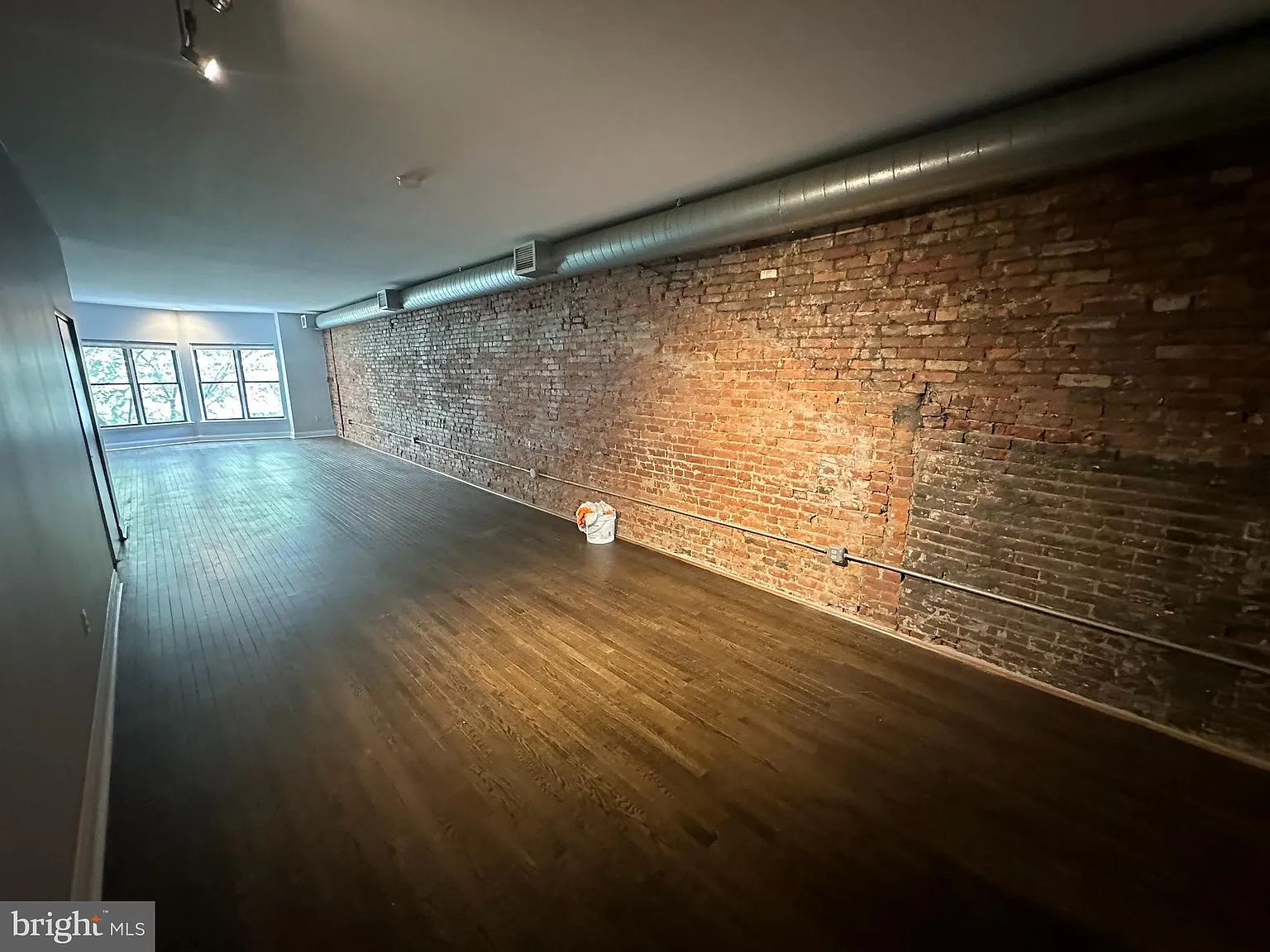 1 bed, 7200 sqft, $2,100 — Photo 1