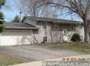 937 Oriole Dr, Apple Valley, MN 55124