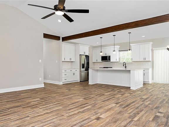 4th image of 1506 Carsley Rd