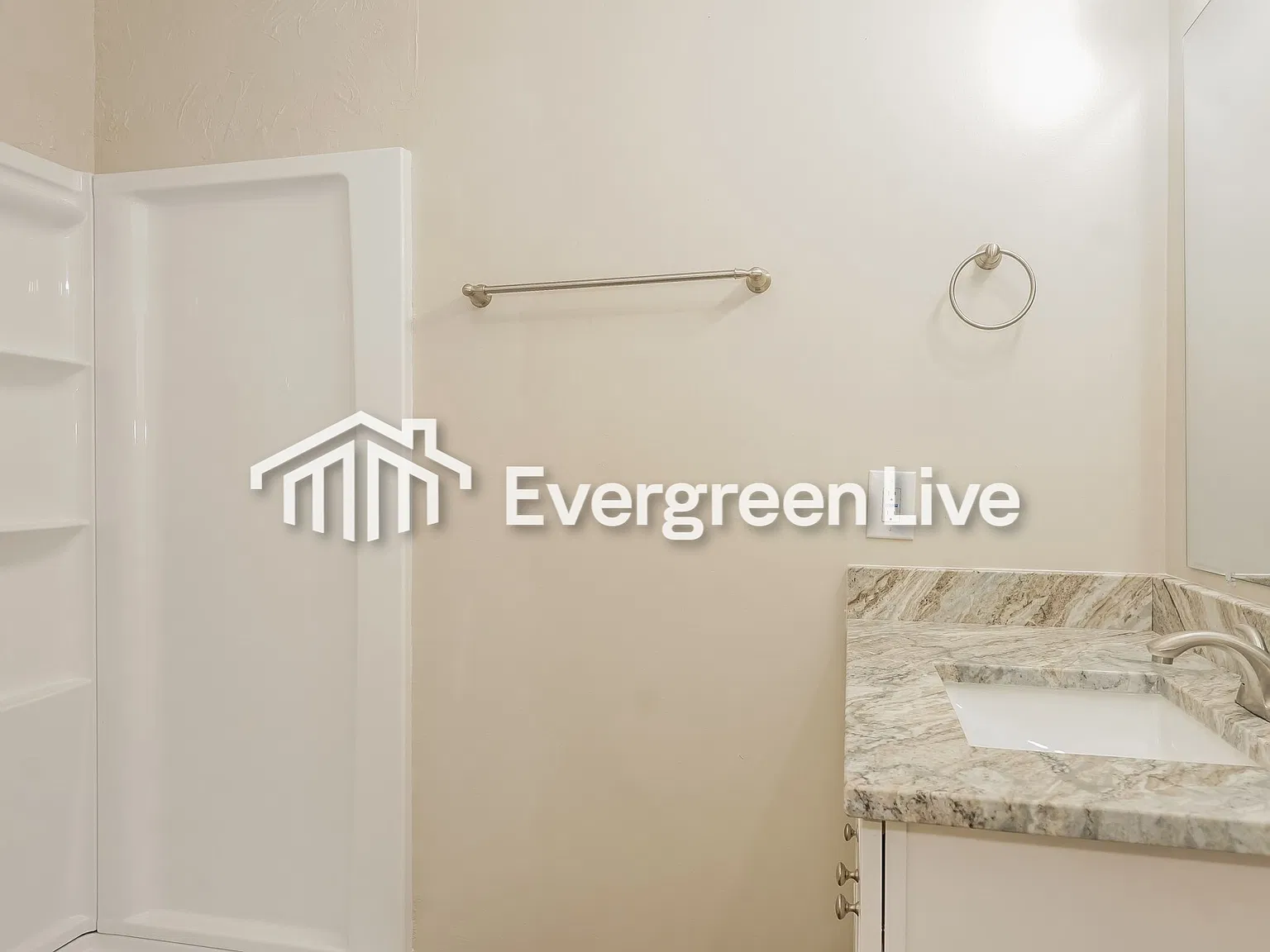 3 bed, 2.0 bath, 1923 sqft, $1,895 — Photo 4