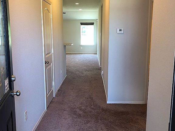 Entry & Hallway w/Closet