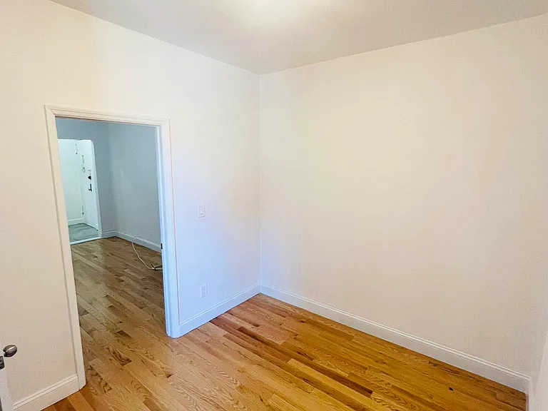 31-32 29th St #2 — Photo 9