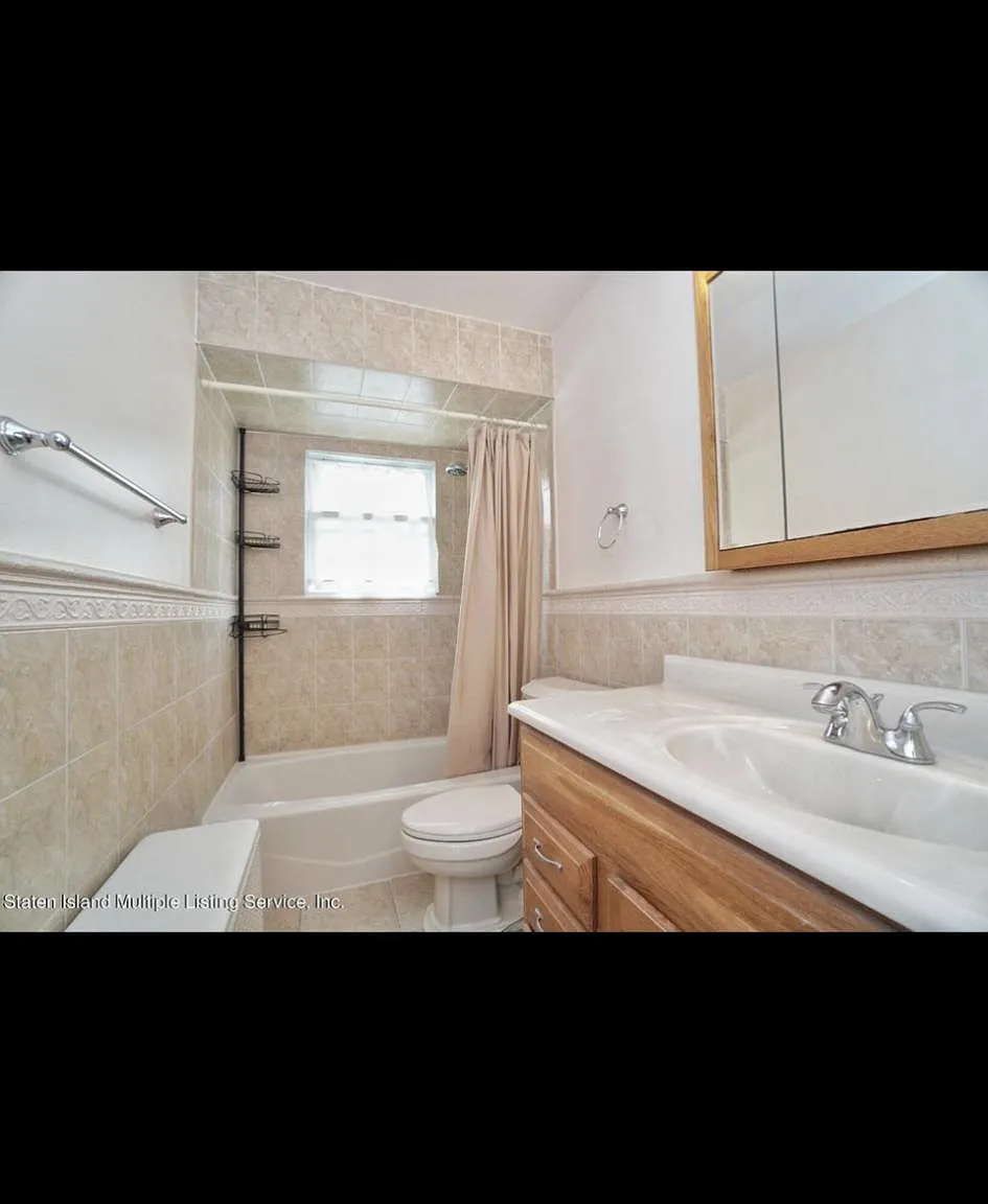 3 bed, 1392 sqft, $3,300 — Photo 2