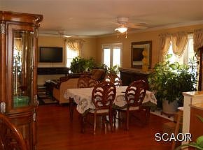 3rd image of 424 Summit Dr