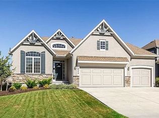 16546 S Lichtenauer Dr, Olathe, KS 66062