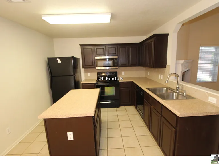 5611 Bertha Dr — Photo 56