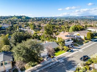 4237 Meadow Lark Dr, Calabasas, CA 91302